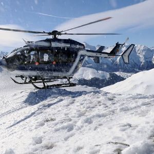 "Incroyable survie : Alpiniste chute de 200 mètres dans les Pyrénées"