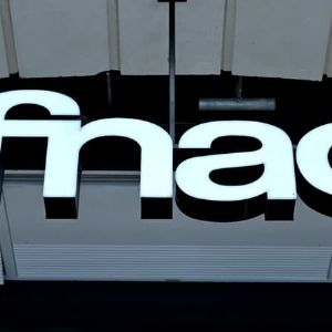 "Liquidation historique à la Fnac des Champs-Élysées: tout doit disparaître!"