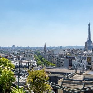 "Paris : un plan urbain polémique pour équilibrer bureaux et logements"