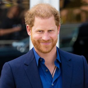 "Scandale royal : La photo choc du prince Harry avec son fils Archie divise la toile !"