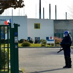 "Prison d'Arles : détenu hospitalisé en psychiatrie, fin de la garde à vue"