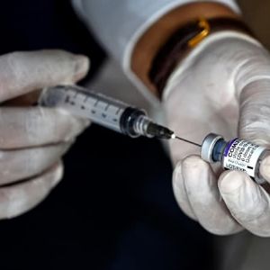 "Alerte grippe en France : la vaccination en berne face à la progression du virus"