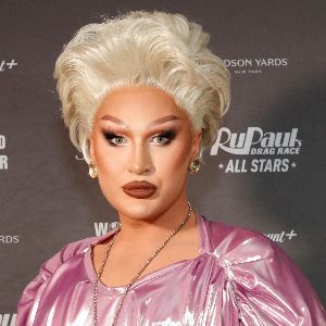 Décès tragique de The Vivienne, gagnante de Drag Race UK, à seulement 32 ans