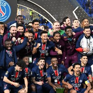 "Incroyable : Dembélé offre le Trophée des champions au PSG après un suspense insoutenable!"