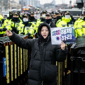 "Incroyable ! Énormes manifestations en Corée du Sud avant l'échéance du mandat d'arrêt contre son président"