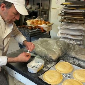 "Incroyable initiative à Saint-Omer : des galettes des rois pour reconstruire l'église de l'Immaculée-Conception !"