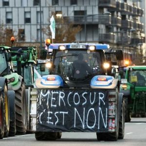 "Révélation : Les secrets de la mobilisation des agriculteurs autour de Paris enfin dévoilés !"