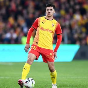 "Révélations sur les transferts houleux de Samba et Khusanov au RC Lens"