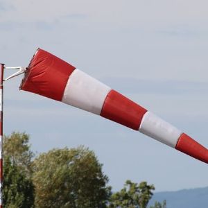 "Alerte météo: 40.000 foyers privés de courant en raison de la tempête Floriane, principalement en Ile-de-France, selon Enedis"