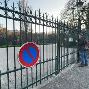 "Alerte orange : Paris ferme ses parcs, jardins et cimetières à cause des vents violents !"