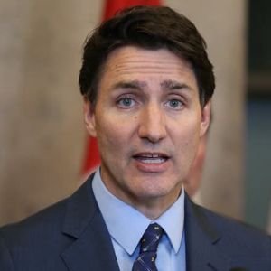 "Breaking : Justin Trudeau annonce sa démission au cœur d'une crise politique au Canada"