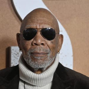 "Décès tragique du doubleur français de Morgan Freeman : un adieu émouvant à une voix légendaire"