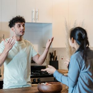 "Découvrez les 10 phrases révélatrices de l'infidélité à ne pas ignorer"