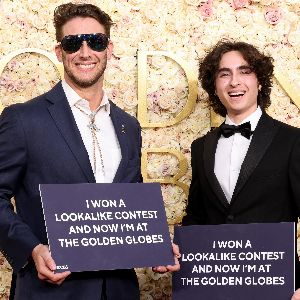 "Incroyable ! Sosies de Glen Powell et Timothée Chalamet sur le tapis rouge des Golden Globes 2025"