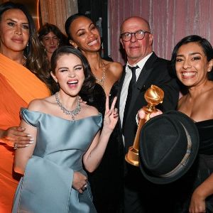 "Jacques Audiard et son film « Emilia Pérez » peuvent-ils répéter leur succès aux Oscars après les Golden Globes ?"