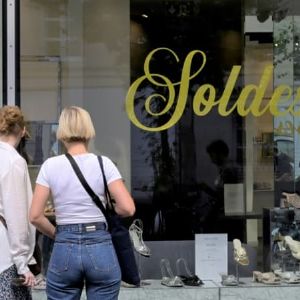 "Les soldes d'hiver s'annoncent prometteurs malgré les incertitudes politiques et économiques"