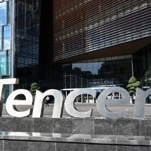 "Alerte : Tencent et CATL inscrits sur la liste des entreprises chinoises liées à l'armée par Washington"