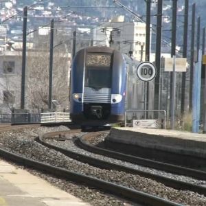 "Chaos en gare de Miramas : les trains bloqués à cause d'une panne électrique !"