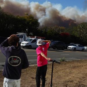 "Impressionnant : incendie en Californie, évacuations en cours près de Los Angeles!"