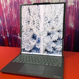 "Incroyable ! Découvrez le PC révolutionnaire à écran déroulant de Lenovo"