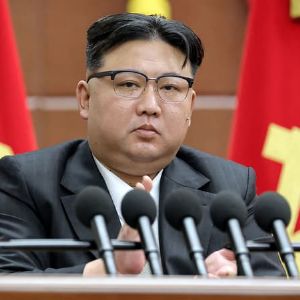 "Incroyable ! Kim Jong Un tire un missile hypersonique pendant la visite de Blinken en Corée du Nord"