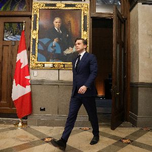 "La course à la succession de Trudeau fait rage au Canada"