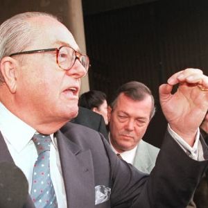 "Les scandales et condamnations de Jean-Marie Le Pen : parcours d'un provocateur politique"