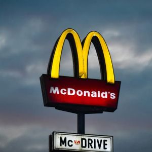 "McDonald's modifie sa stratégie de diversité : vers une approche plus inclusive"