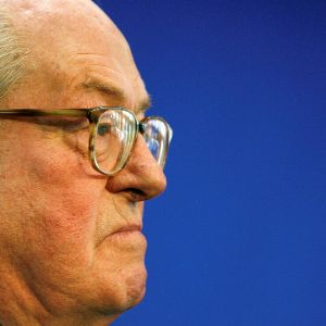 "Réactions politiques après la mort de Jean-Marie Le Pen, figure de l'extrême droite"