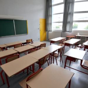 "Alerte ! Froid extrême au collège Jean-Monnet de Lyon : enseignants en grève !"