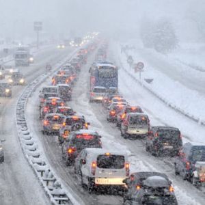 "Alerte météo : 5 départements en vigilance orange pour neige-verglas"