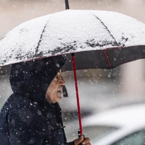 "Alerte météo: Nord-Pas-de-Calais en orange pour neige-verglas, transports scolaires suspendus"