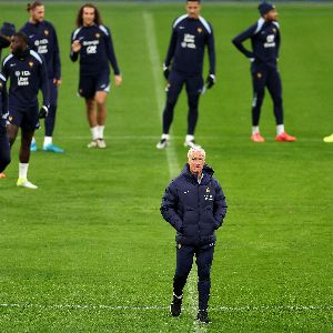 "Départ surprise de Didier Deschamps : la fin d'une ère pour l'équipe de France de Football"