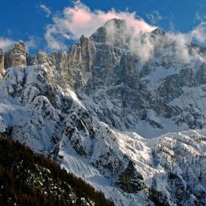 Deux randonneurs britanniques dans les Dolomites : un retrouvé mort, l'autre disparu