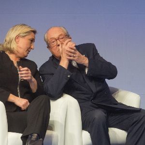 Exclusif : La réaction saisissante de Marine Le Pen à la mort de son père !