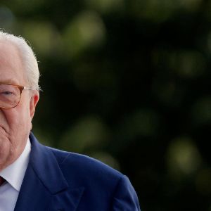 "Hommage à Jean-Marie Le Pen : obsèques en Bretagne et cérémonie à Paris"