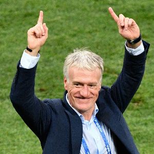 "Incendie menaçant à Los Angeles, Deschamps quitte les Bleus, projet de loi pour Mayotte : les infos à ne pas manquer ce mercredi"