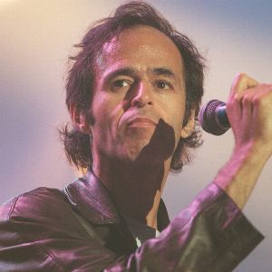 "Le secret de Jean-Jacques Goldman pour passer incognito dans les gares révélé !"