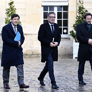 "Les revendications des socialistes pour le budget font trembler le gouvernement, découvrez leurs exigences choc !"