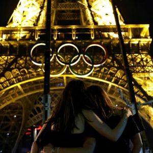 "Paris: Découvrez le nombre impressionnant de visiteurs à la tour Eiffel en 2024"