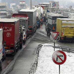 "Alerte neige : chaos routier dans le Nord avec 50 blessés"