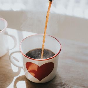 "Découvrez l'heure parfaite pour boire votre café et rester en pleine santé !"