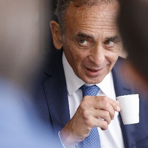 "ERREUR ! Seulement Eric Zemmour et Sarah Knafo invités à l'investiture de Donald Trump"