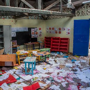 "Grève à Mayotte : Les syndicats protestent contre la rentrée scolaire post-cyclone Chido"