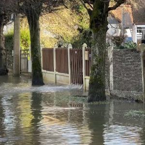 "Incroyable sauvetage en barque lors des crues en Seine-Maritime"