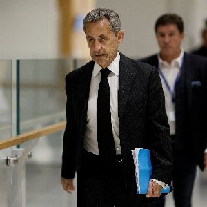 Nicolas Sarkozy réagit avec véhémence lors du procès sur le financement libyen : un show médiatique en première prise de parole