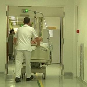 Situation tendue à l'hôpital de Vienne : épidémie de grippe en cours