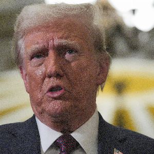 "Trump attaque le gouverneur démocrate de Californie sur la gestion des incendies et de l'eau"