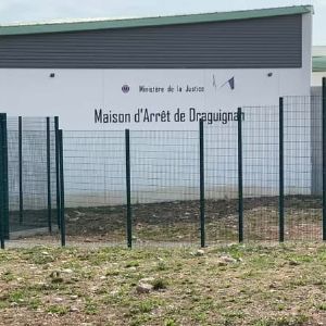 "Alerte à Draguignan : flambée des agressions en prison, les surveillants en danger"