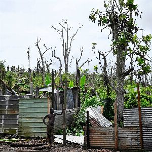 "Alerte cyclonique à Mayotte : fortes pluies et vents violents en vue !"